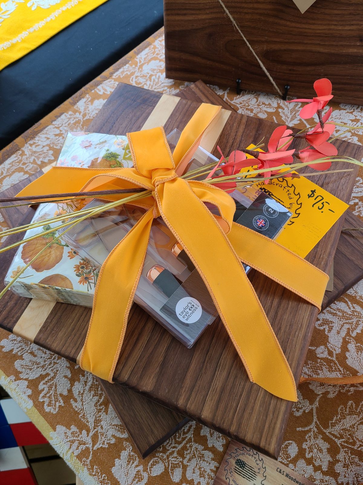 Holiday gift set