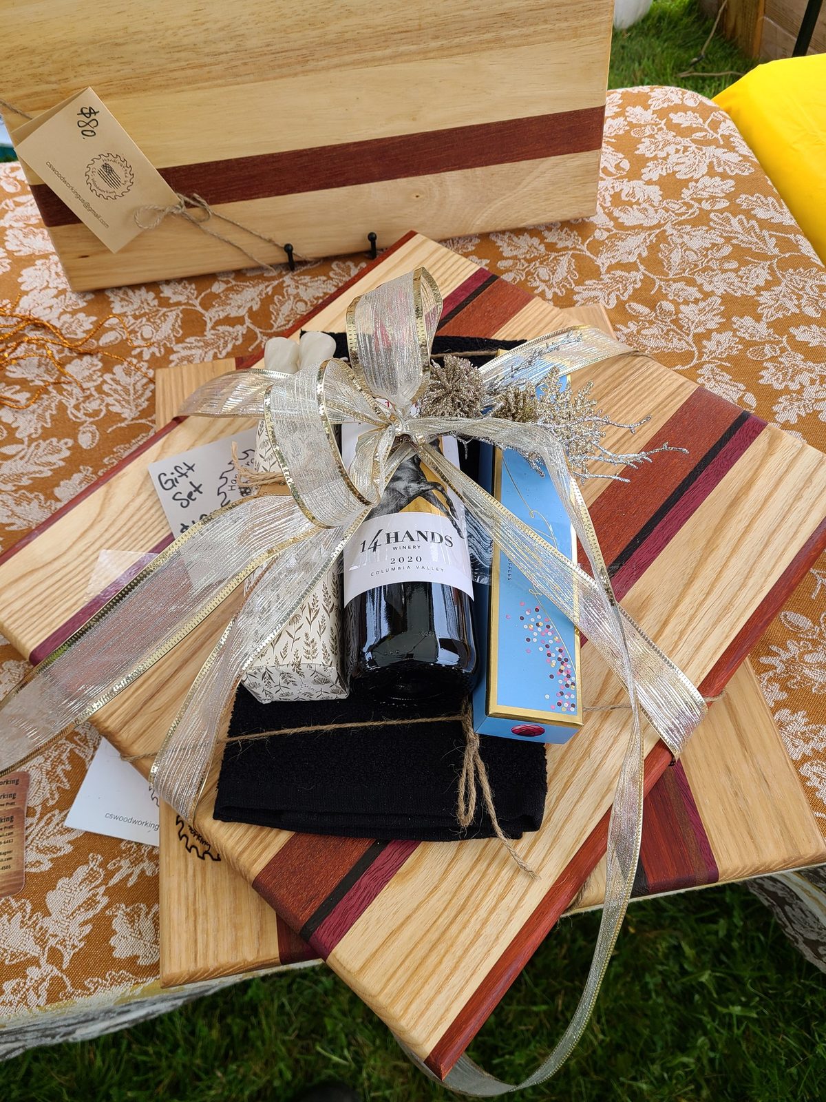 Wine and board gift set