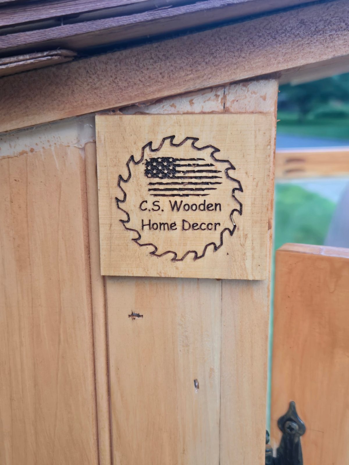 Logo plaque