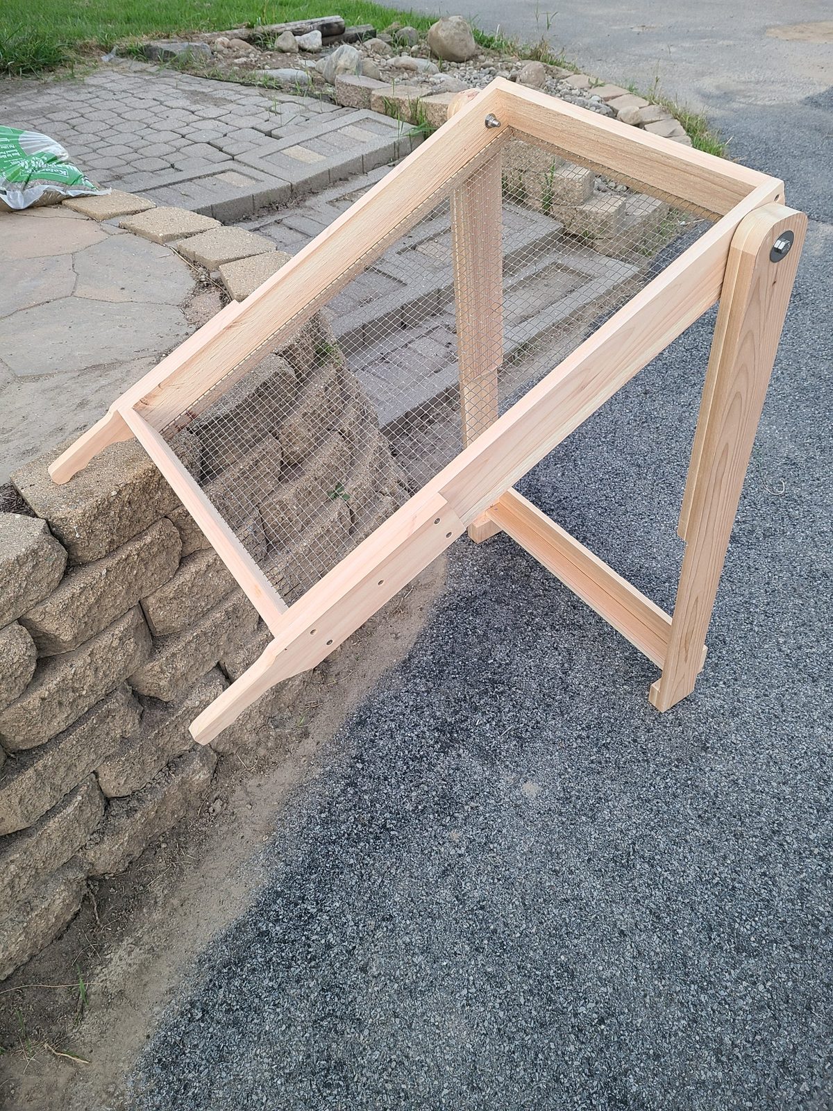 Garden sifter